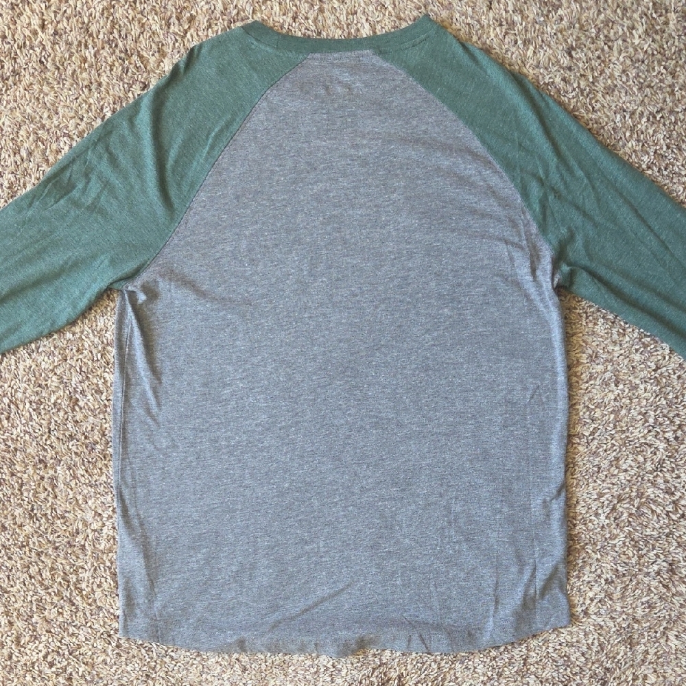 *NEVER WORN* Milwaukee Bucks Fanatics Raglan Long Sleeve Tee - Men’s Large - Picture 5 of 6